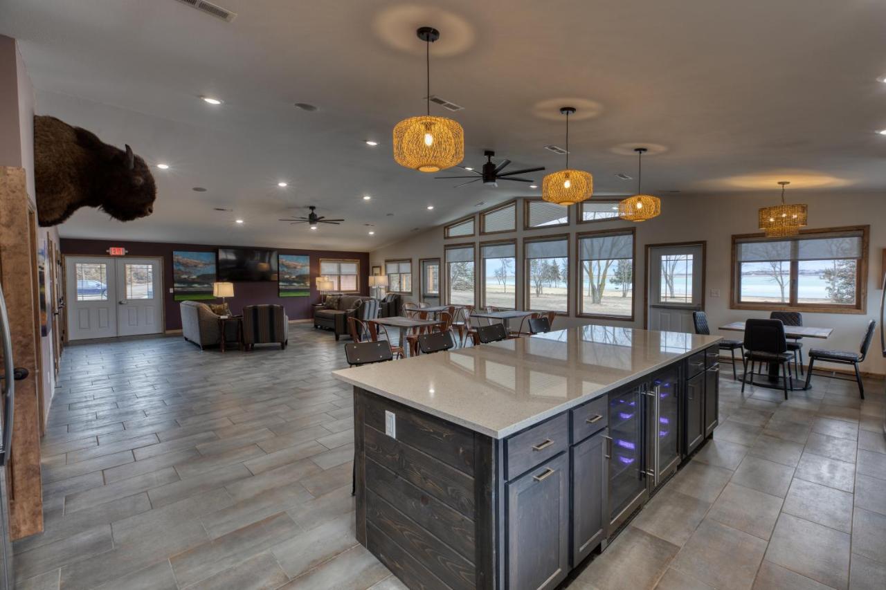 Lewis & Clark Resort Yankton Bagian luar foto