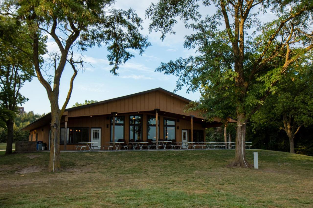 Lewis & Clark Resort Yankton Bagian luar foto