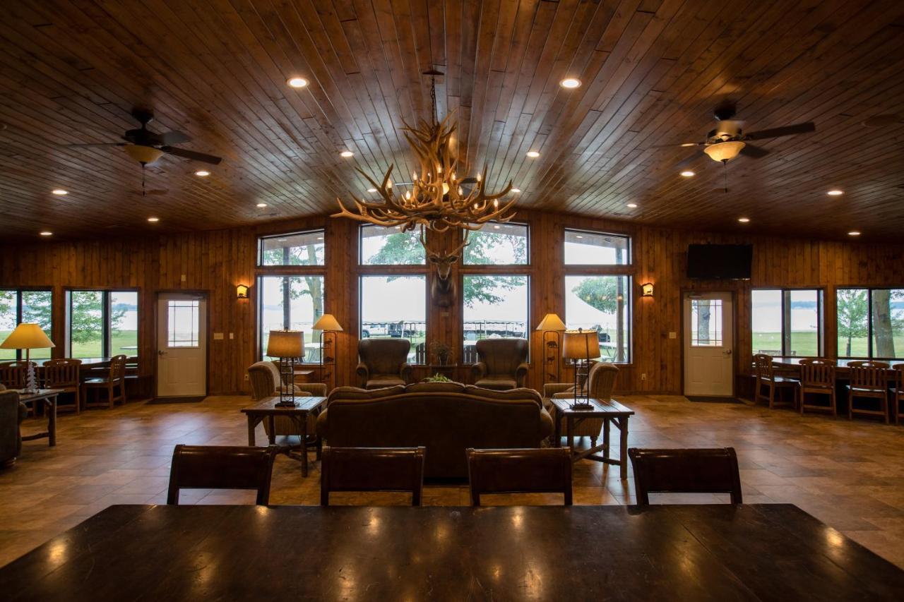 Lewis & Clark Resort Yankton Bagian luar foto