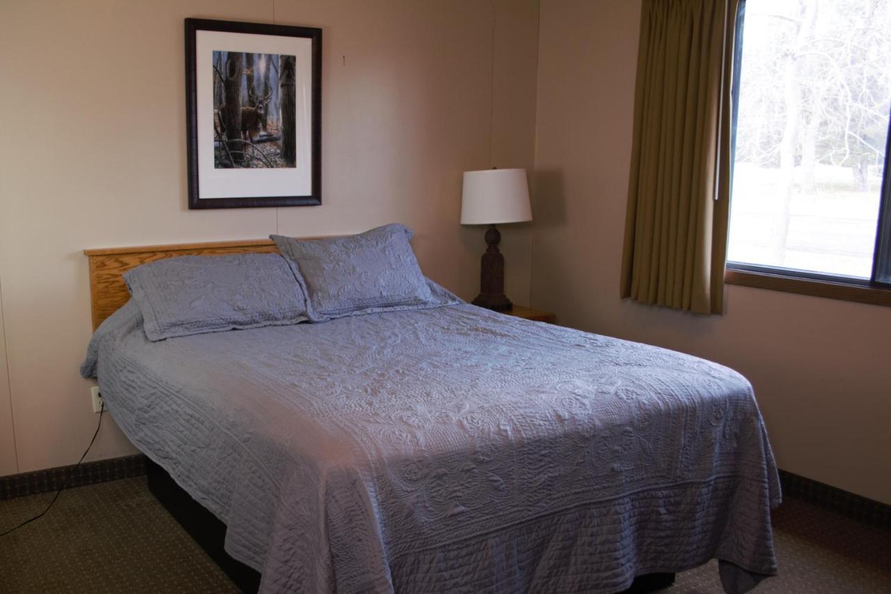 Lewis & Clark Resort Yankton Bagian luar foto